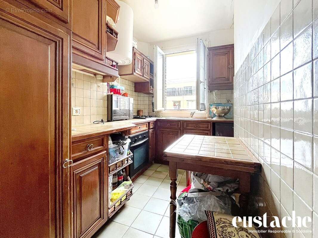 Appartement à LES LILAS