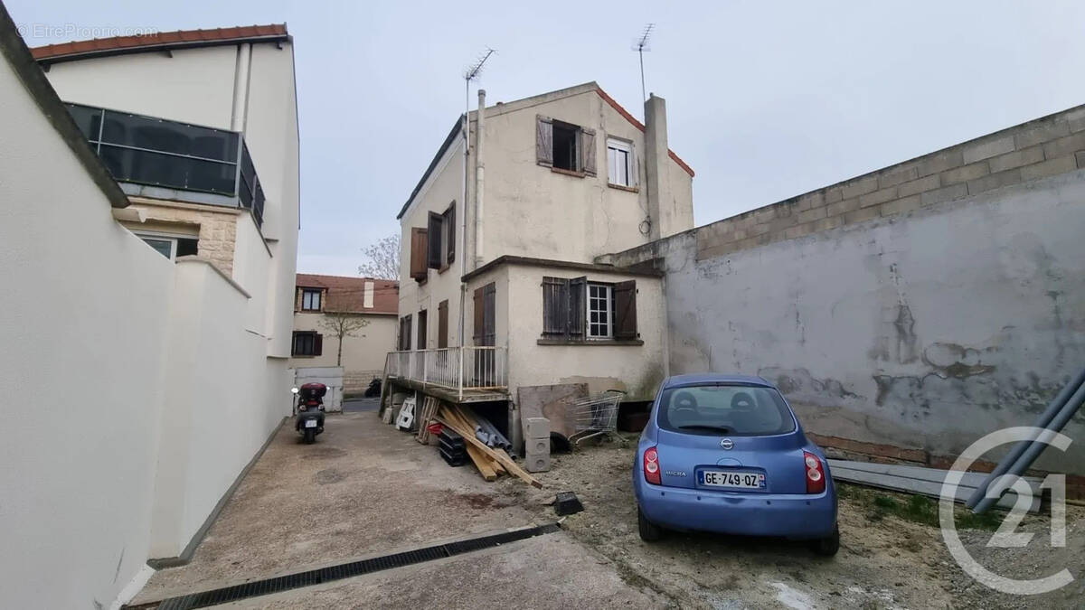 Maison à SAINT-MAUR-DES-FOSSES