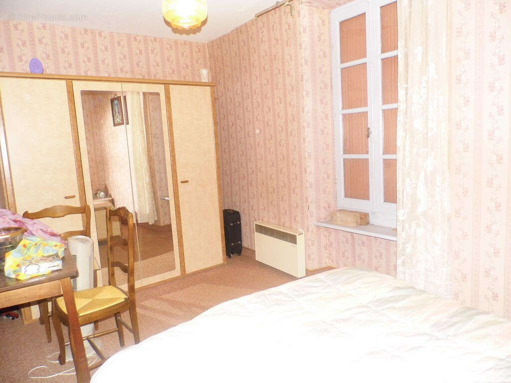 Maison à AZILLE