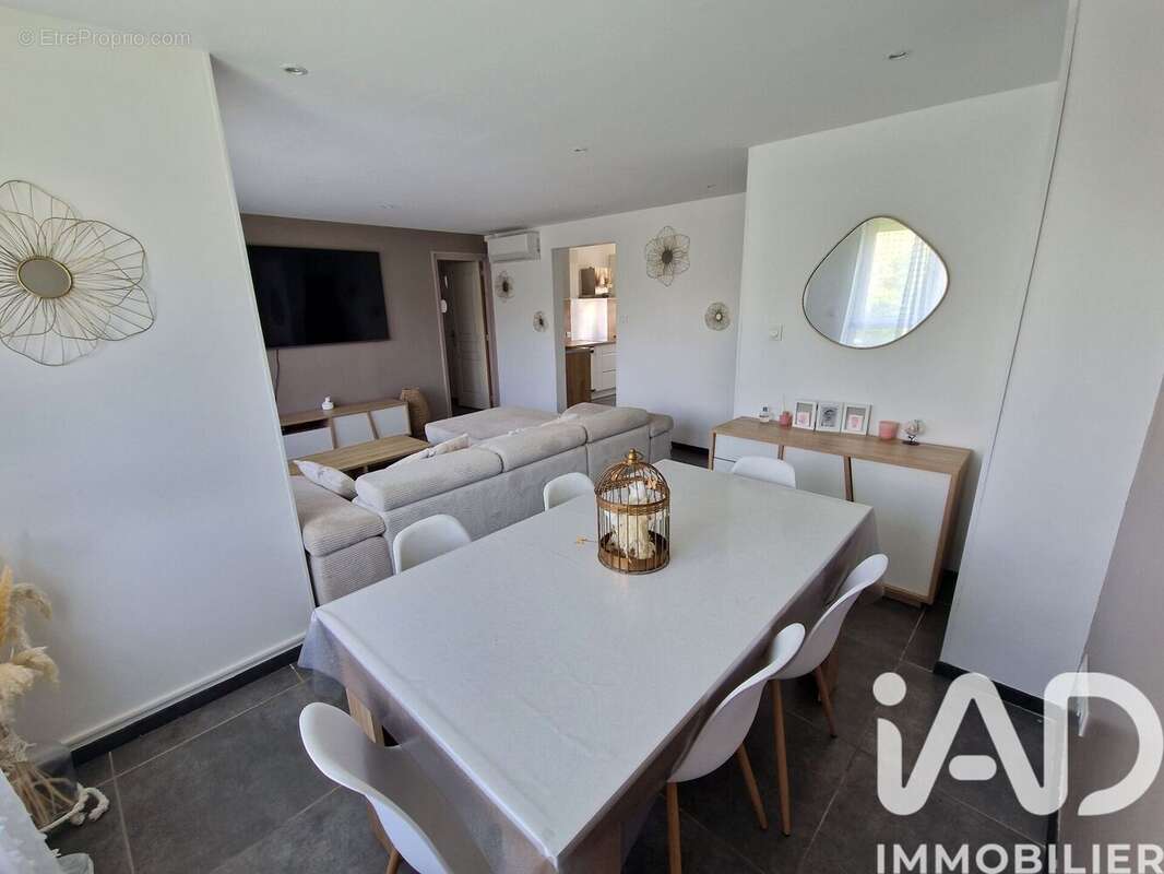 Appartement 82 m² à Les Tourrettes  - photo 6