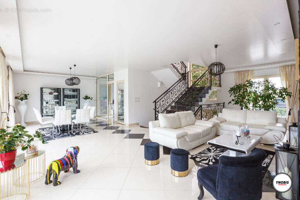 Maison à VERNEUIL-SUR-SEINE