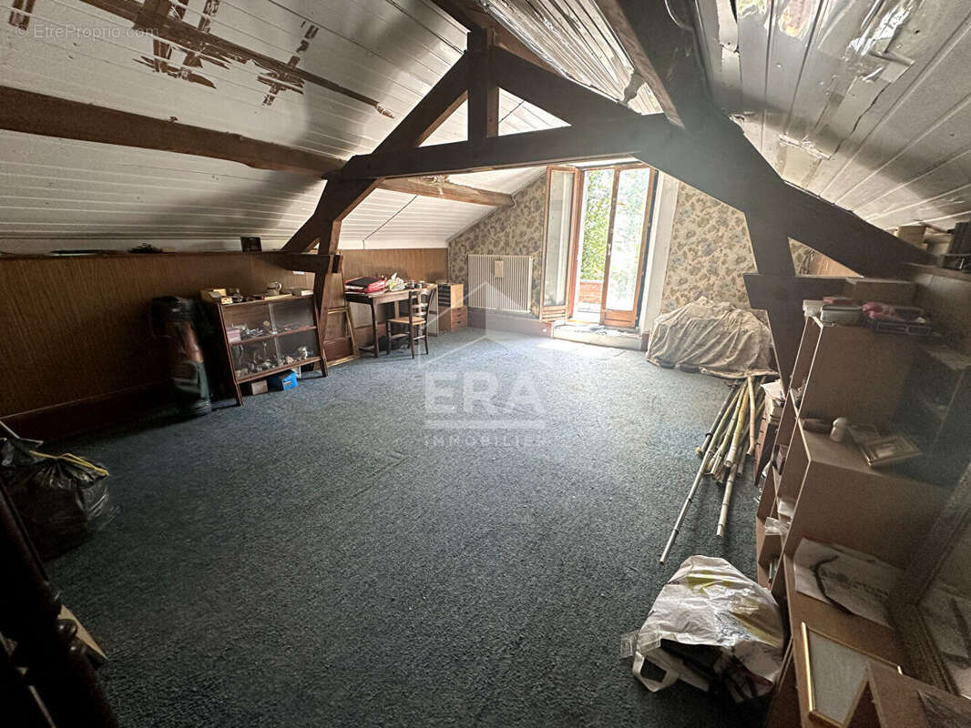 Maison à laval-en-brie - photo 12