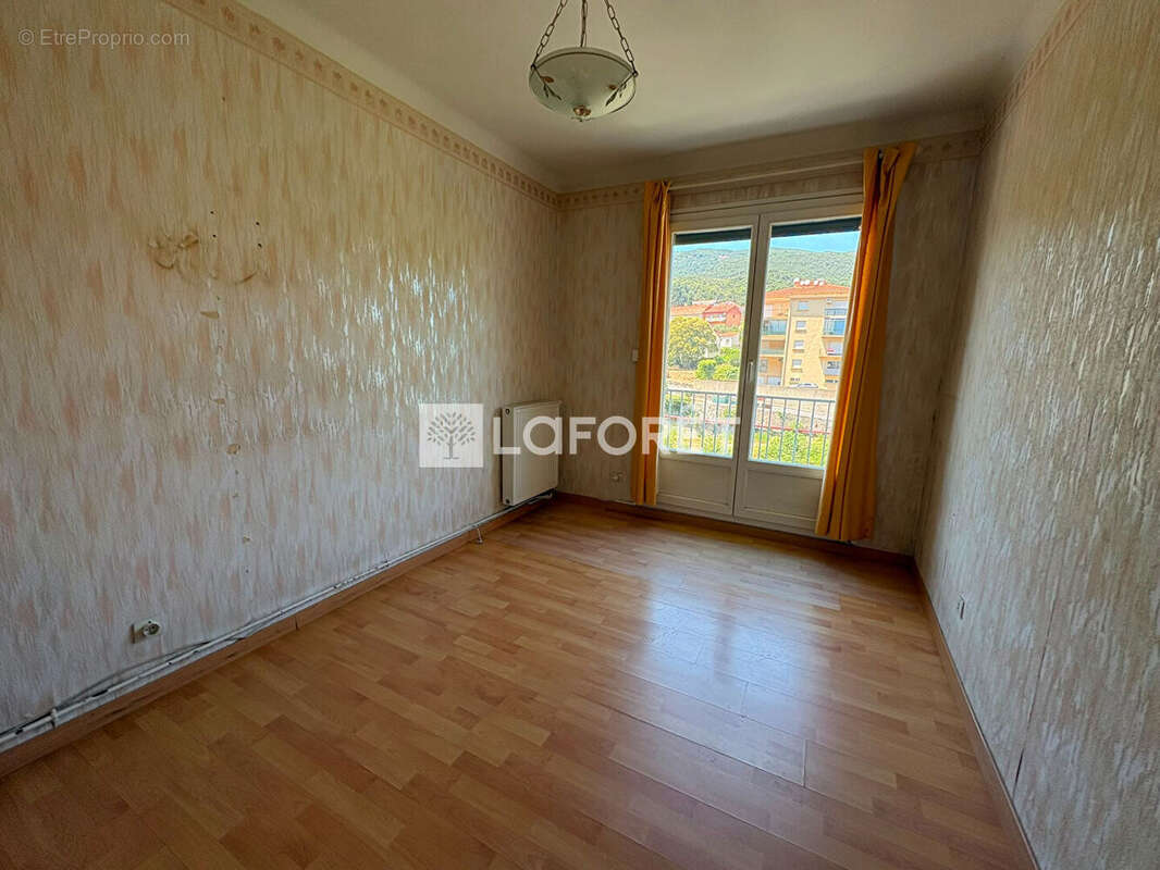 À vendre, appartement de 82 m² situé en rez-de-chaussée d'une copropriété calme et paisible à Amélie-les-Bains-Palalda. - photo 8