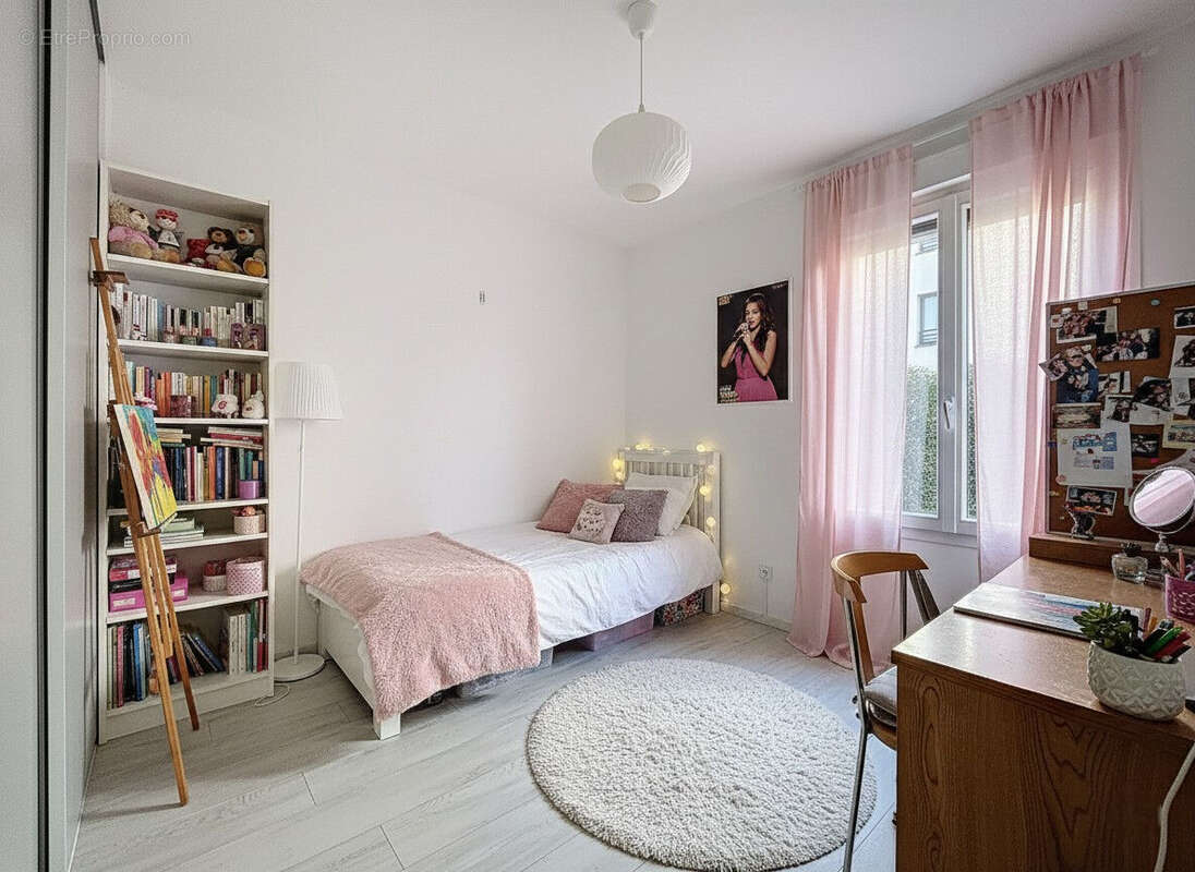 Appartement à POISY