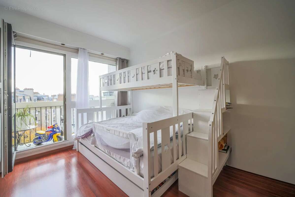 Appartement à PARIS-18E