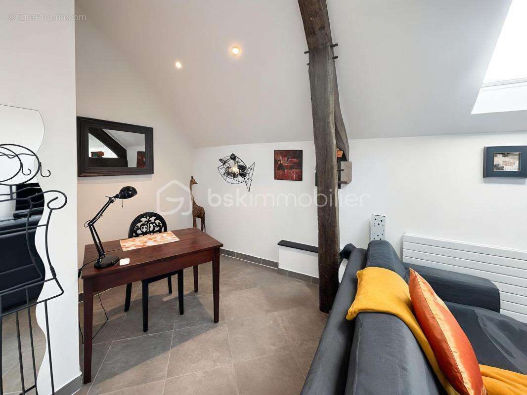 Commerce à FONTENAY-LES-BRIIS