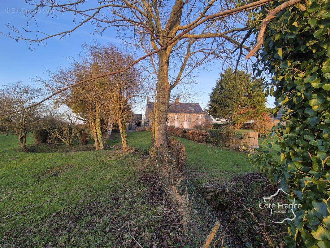 Maison à PICAUVILLE