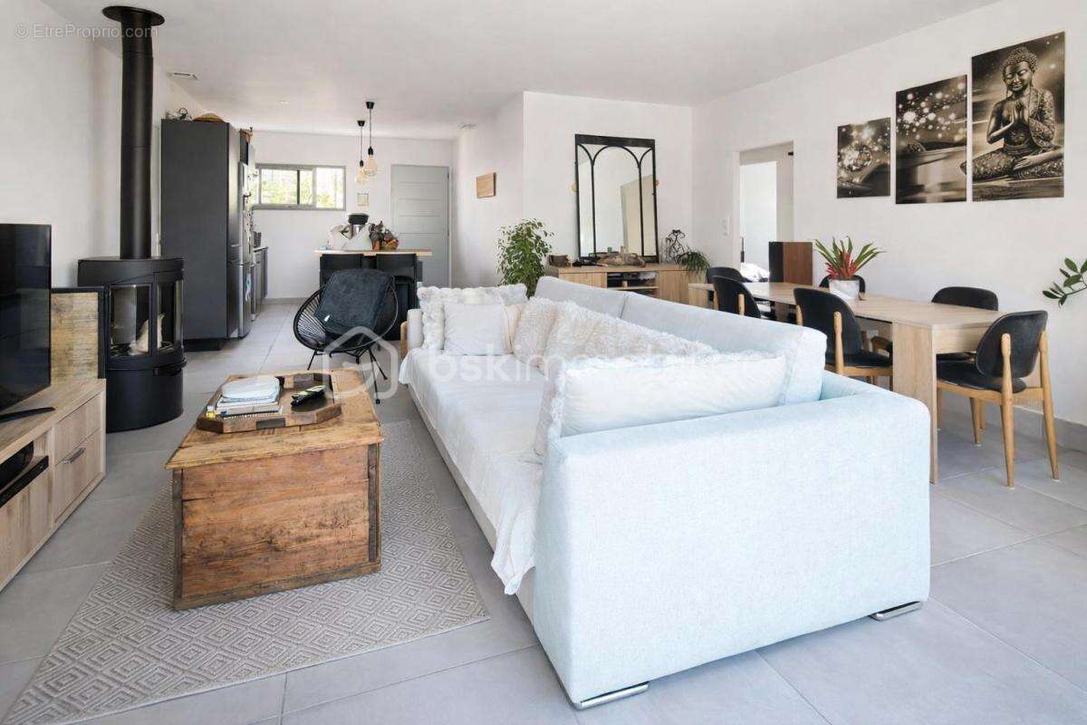 VISAN – Maison contemporaine de plain-pied avec piscine, prestations haut de gamme et environnement privilégié - photo 4