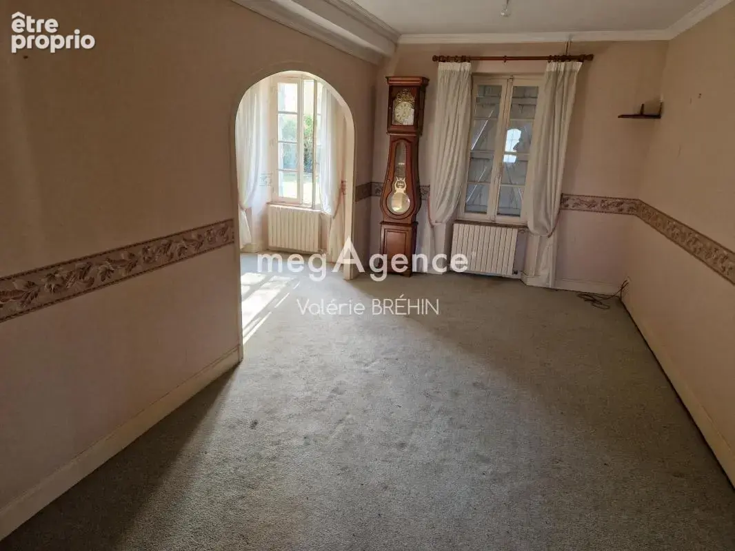 Maison de 107 M² environ à rénover proche des commerces. A 10mn de l'autoroute et 1H30 de Paris en train. - photo 2