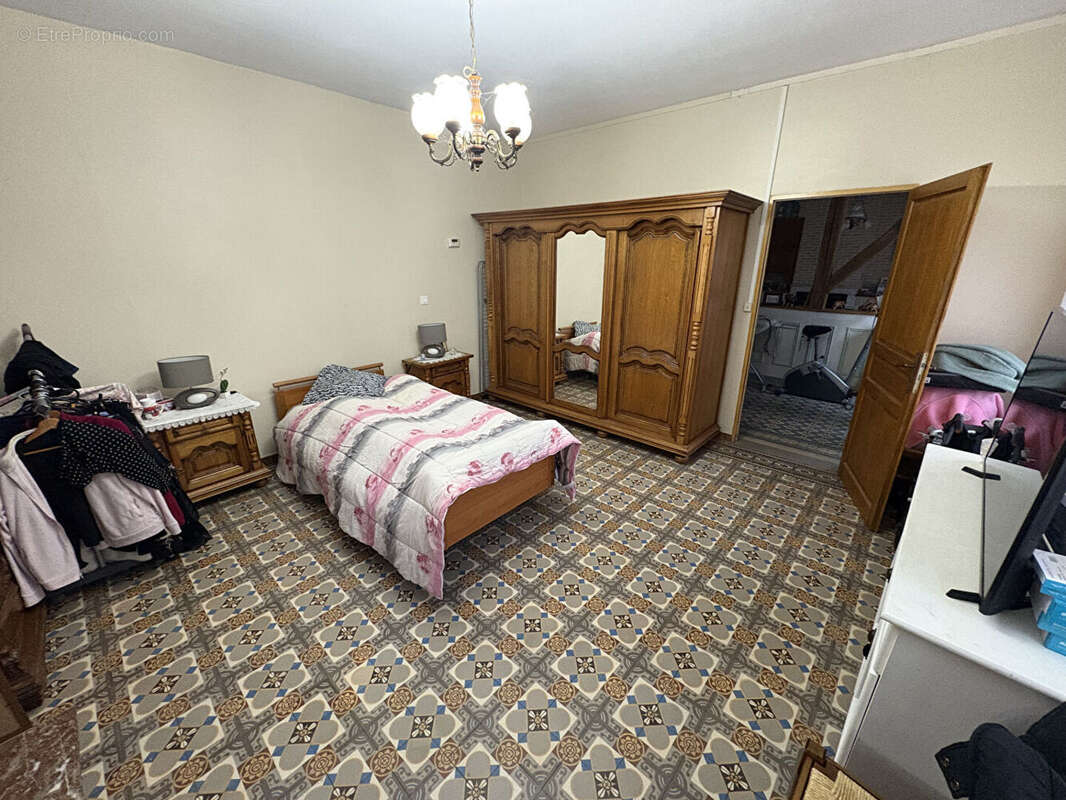 Maison à CHEVRESIS-MONCEAU