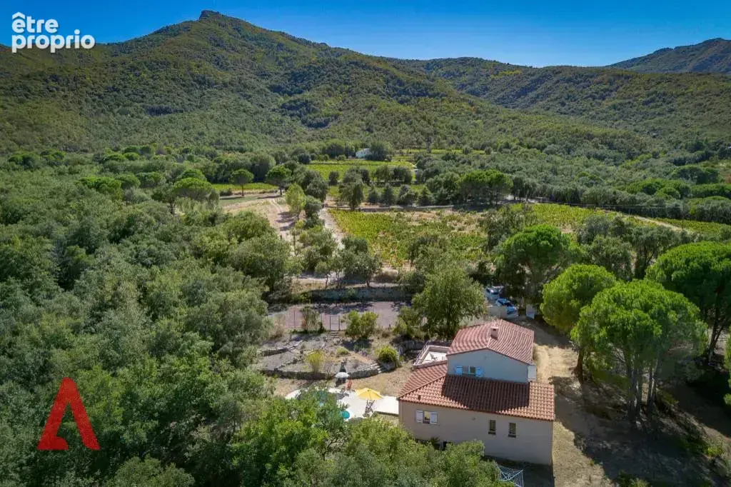 Superbe villa offrant : vue imprenable, grand terrain, piscine et un terrain de tennis! - photo 2