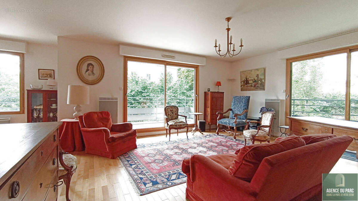 Appartement à VILLE-D'AVRAY