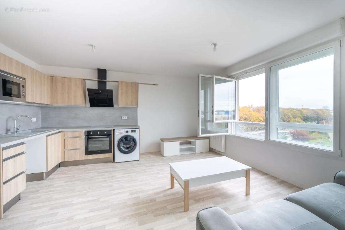 Appartement à STAINS