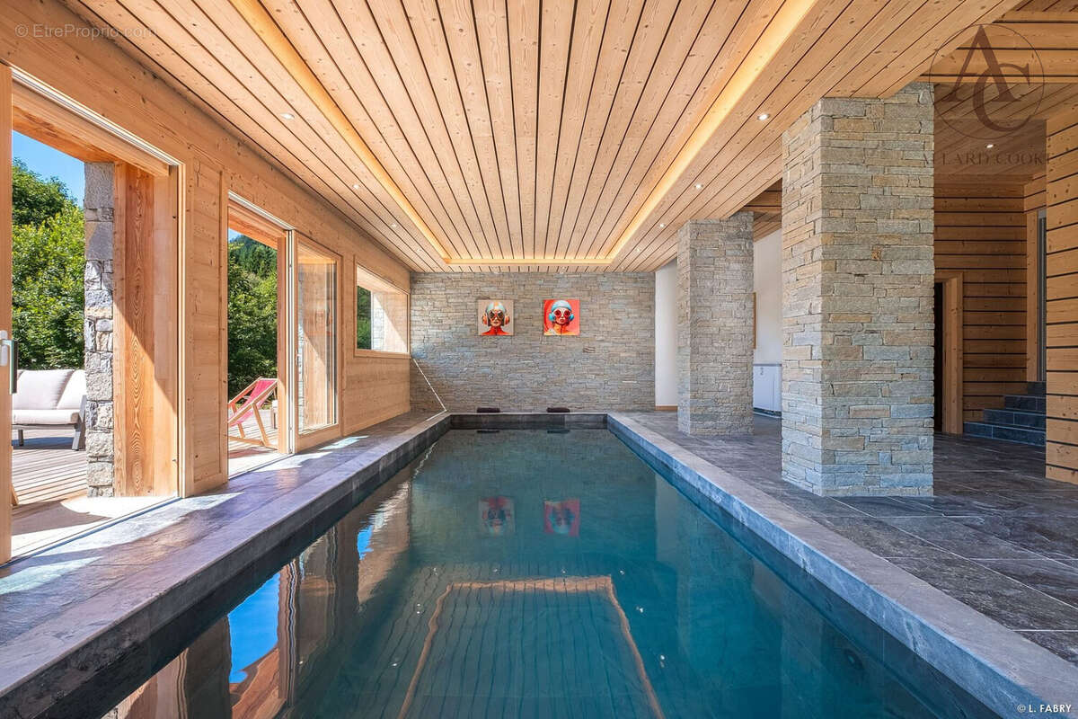 Maison à NOTRE-DAME-DE-BELLECOMBE