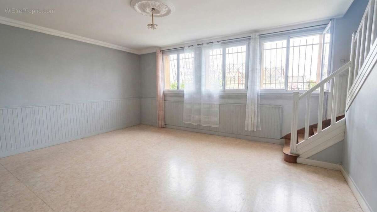 95100 - argenteuil- maison 6pieces - a renover - photo 2
