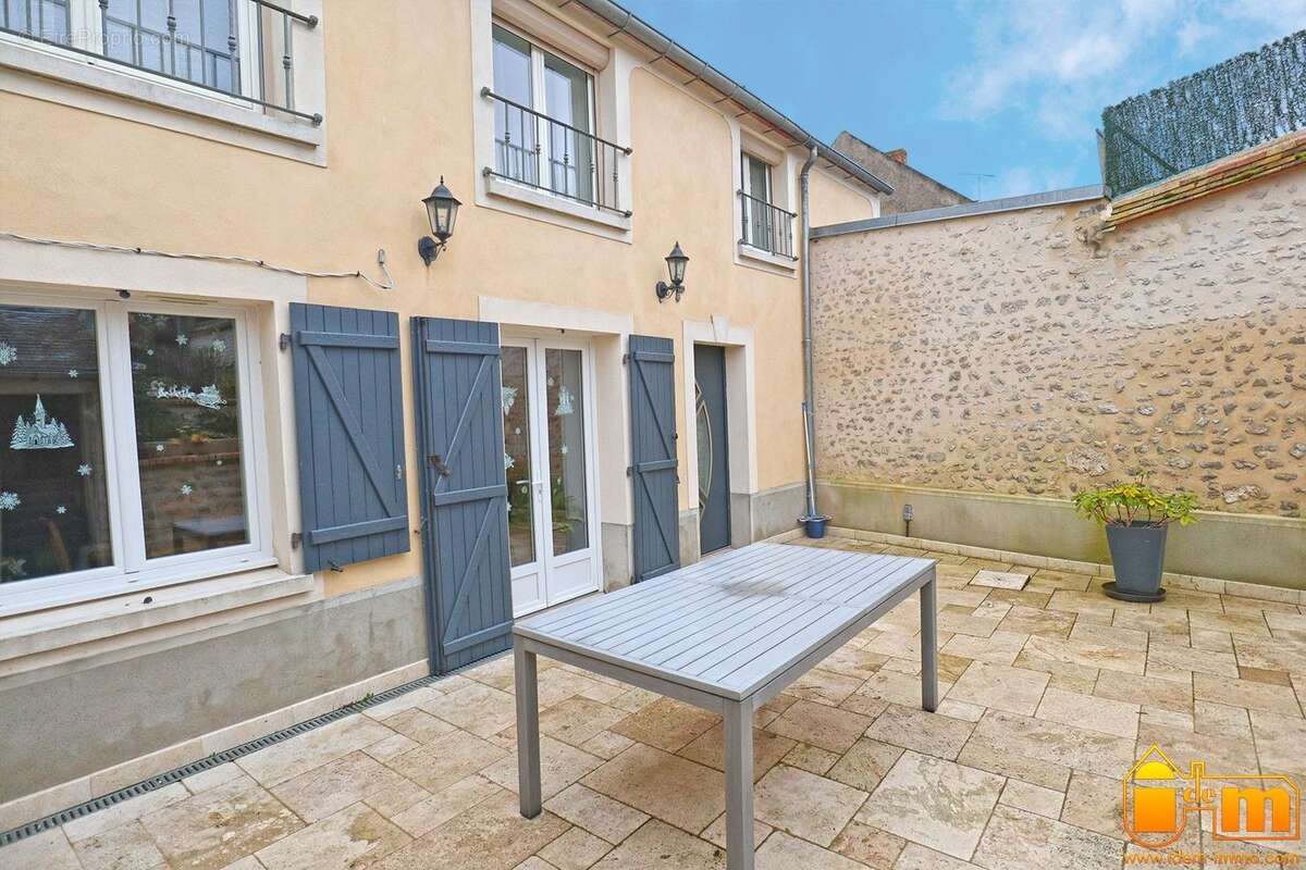 Maison à MEREVILLE