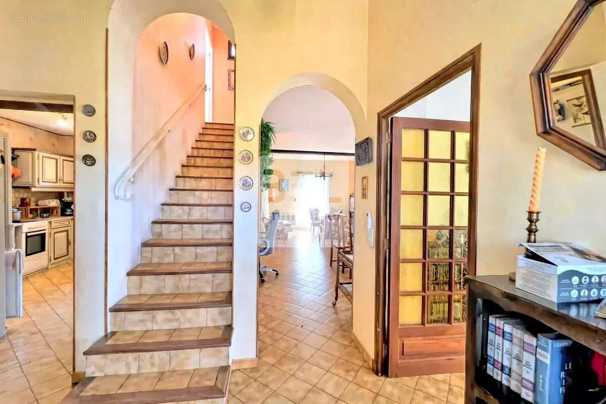 Maison à BAGNOLS-SUR-CEZE