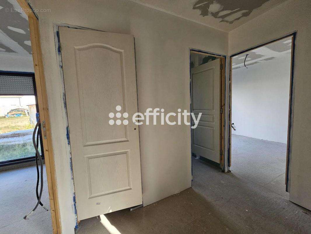 Maison à LA GREVE-SUR-MIGNON