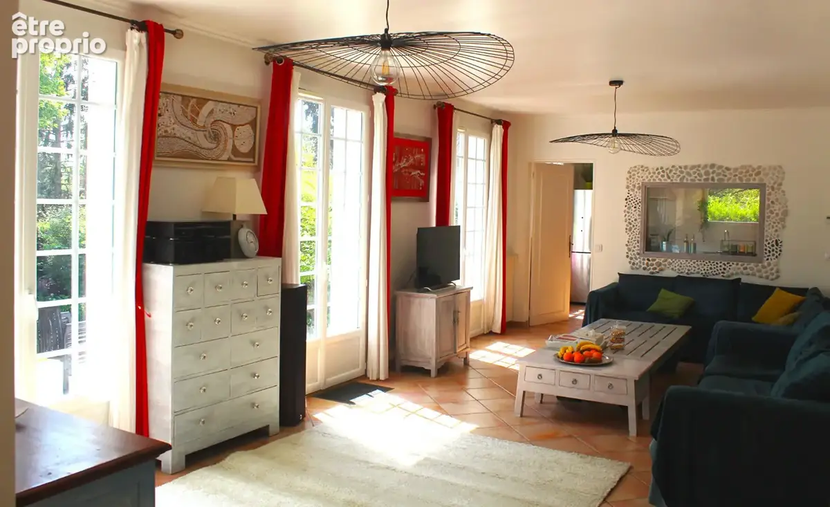 Très belle maison récente  avec environnement boisé Saint Remy L'Honore 7 pièces 185 m2 - photo 3