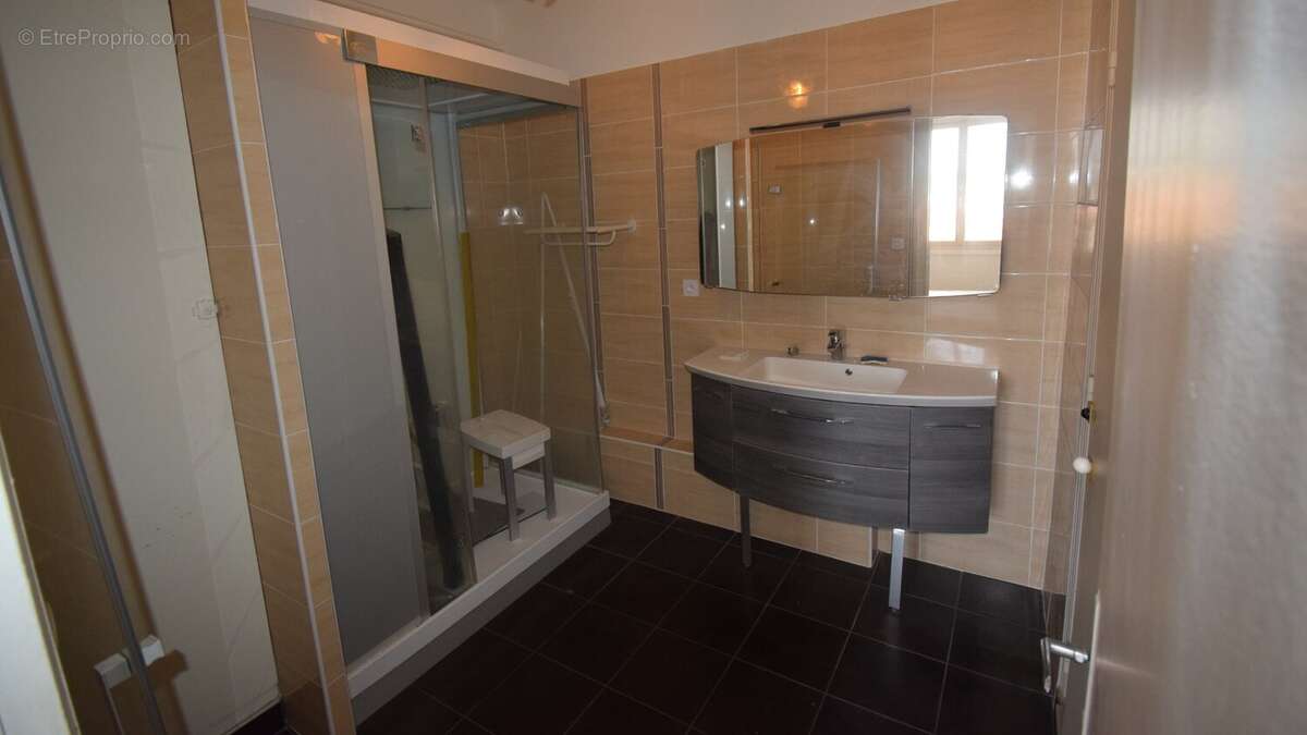 À vendre - grand marché - dernier étage - appartement t3 - photo 7
