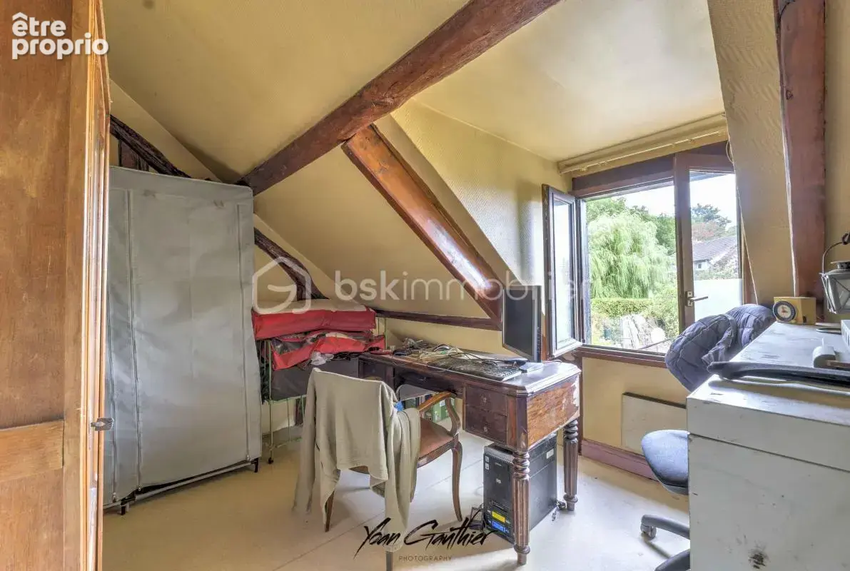Maison ancienne pleine de potentiel avec garage double et studio aménagé - photo 18