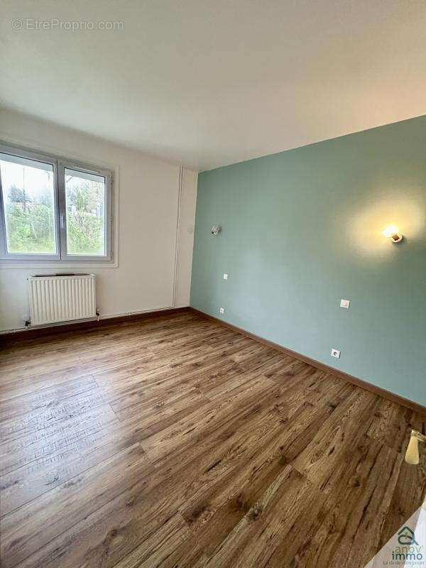 Maison à FLEURAC