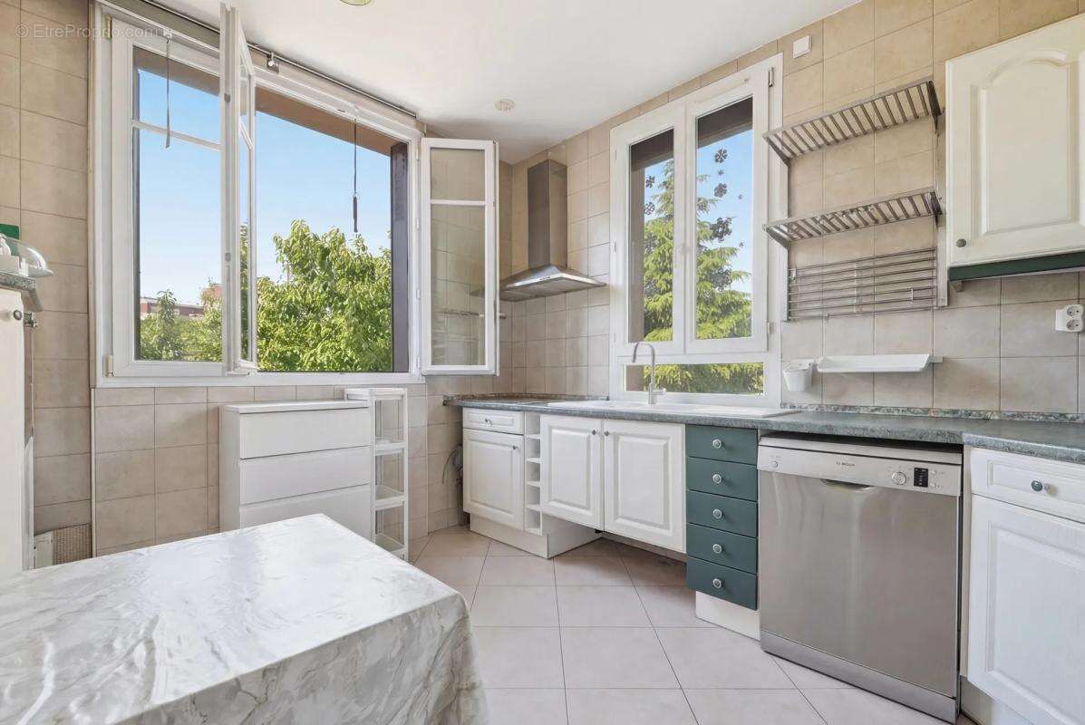 Maison de 10 pièces de 250 m² à Châtillon - photo 10