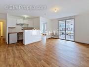 Photo 1 - Appartement à LESPINASSE