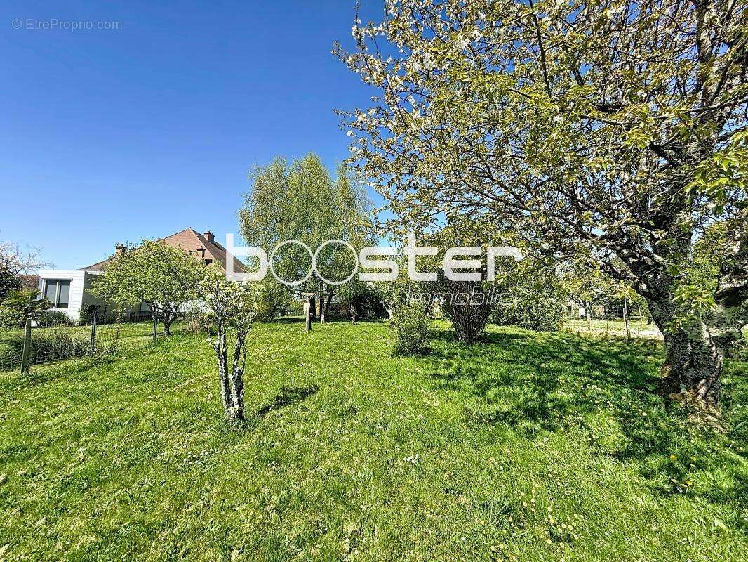 Maison à SAINT-YRIEIX-LA-PERCHE