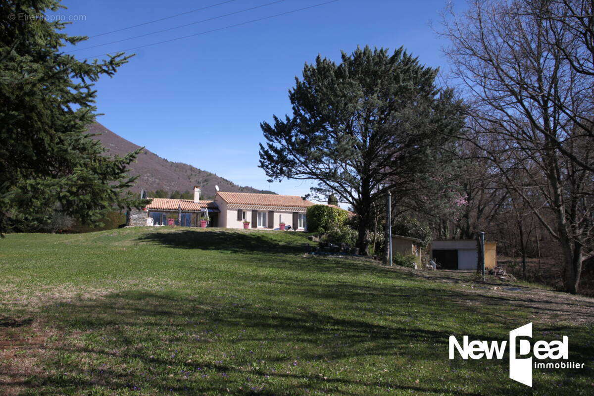 Maison à ENTREPIERRES