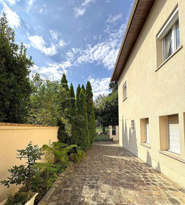 Appartement à AULNAY-SOUS-BOIS
