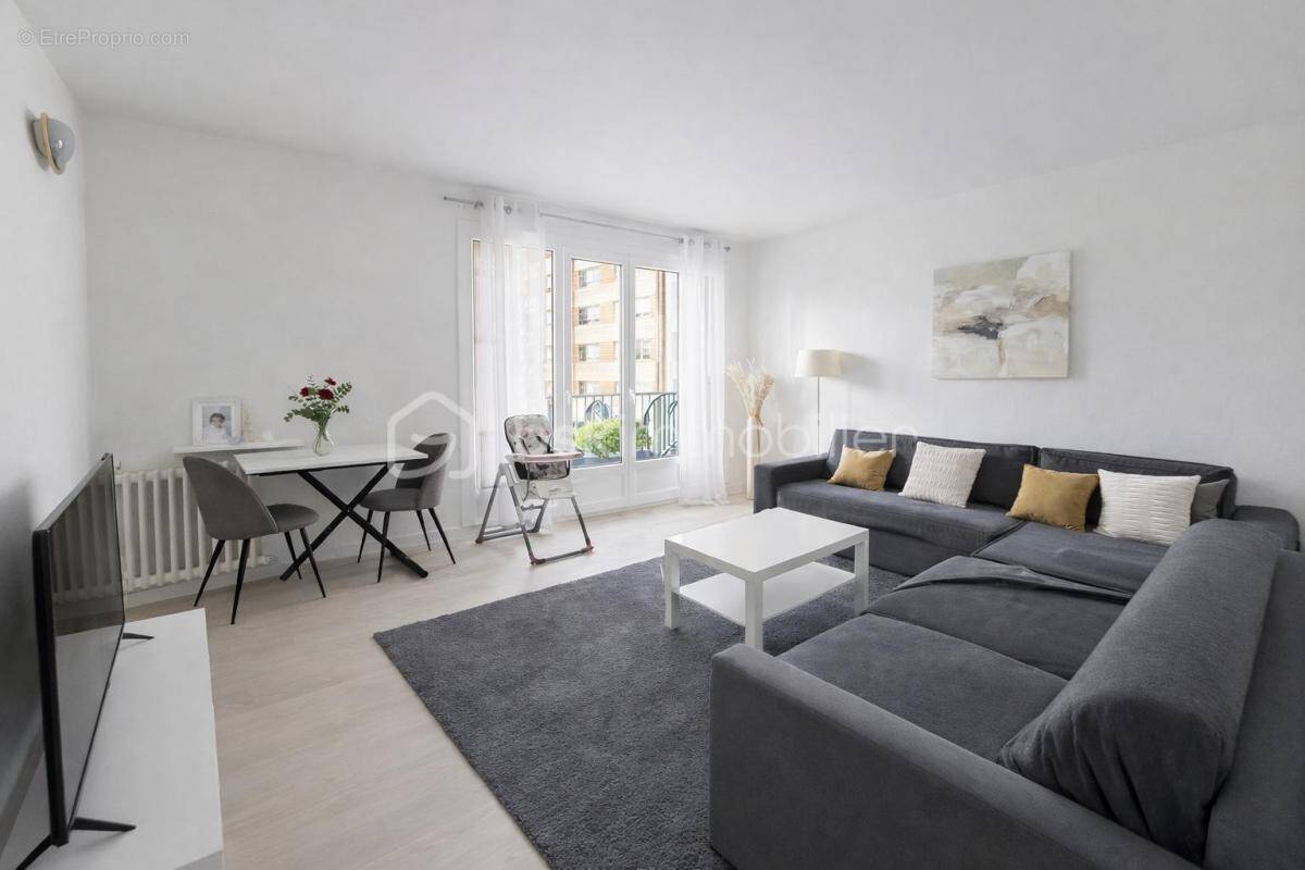 Appartement à LA COURNEUVE