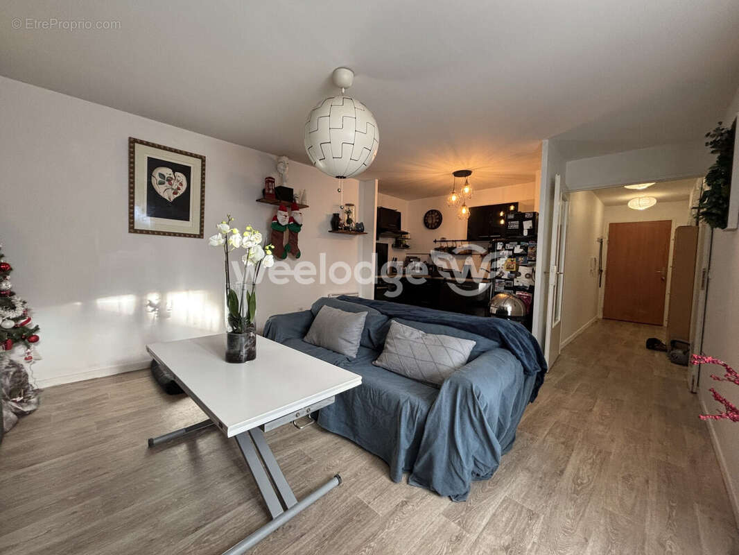 Appartement à CHANTELOUP-LES-VIGNES