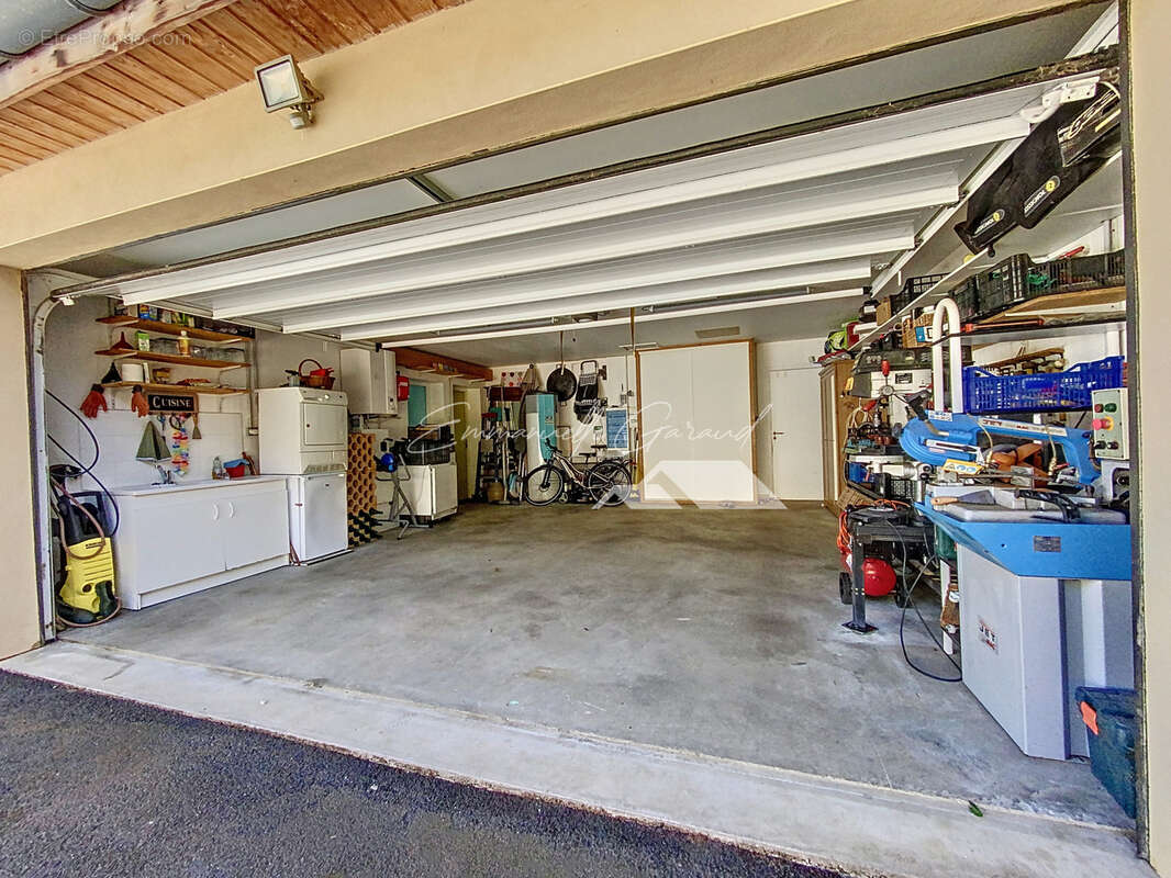 Maison à SAINT-JEAN-DU-BRUEL