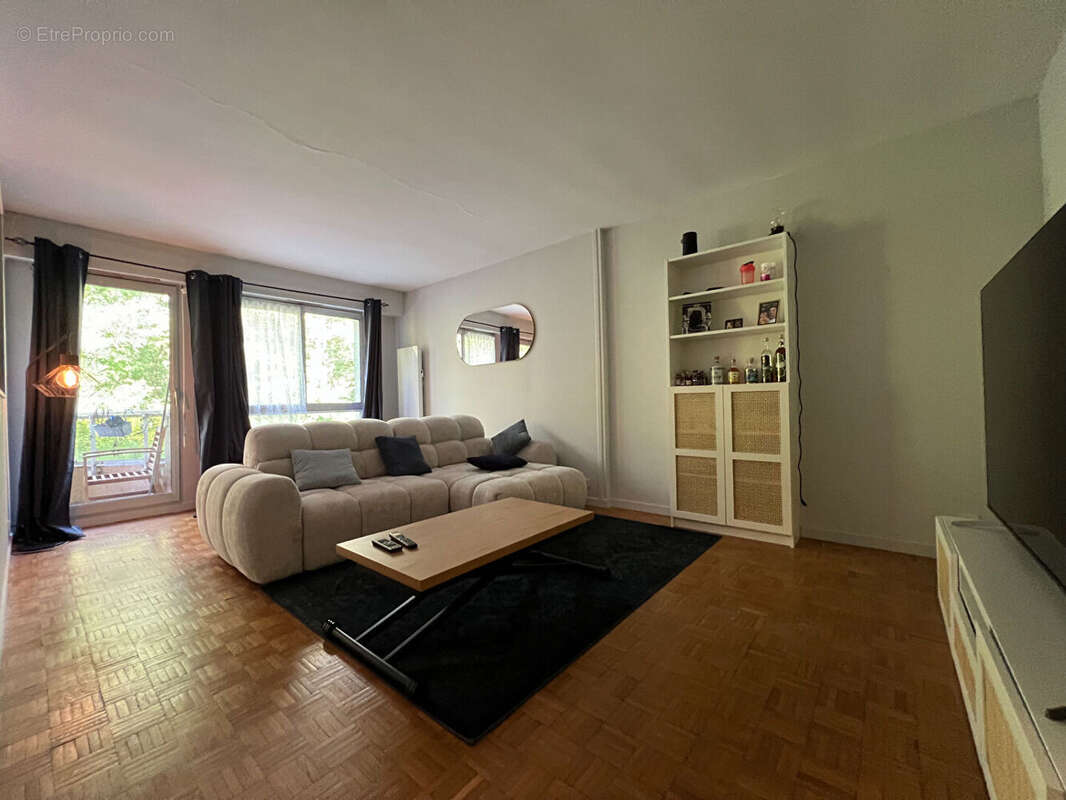 Appartement à SAINT-JEAN-DE-BRAYE