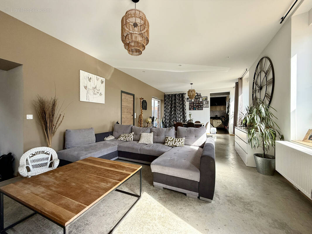 Maison à CAMPHIN-EN-CAREMBAULT