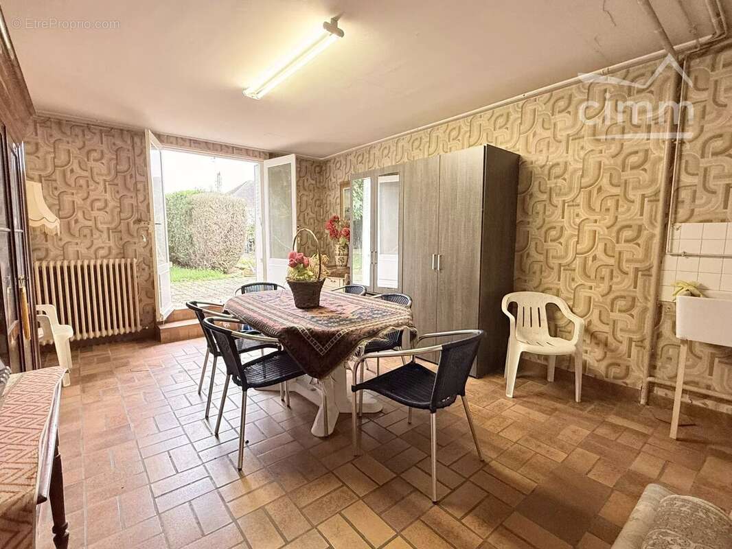 Maison à LA CHAUSSEE-SAINT-VICTOR