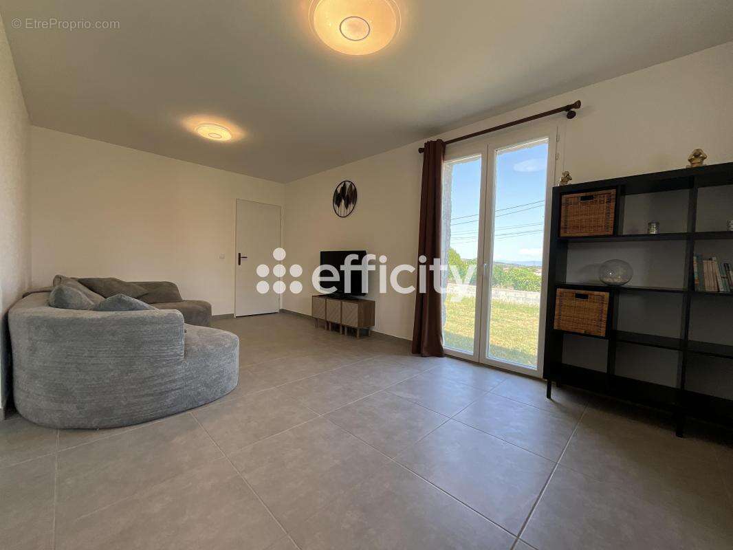Maison 232 m² à Chomerac  - photo 10