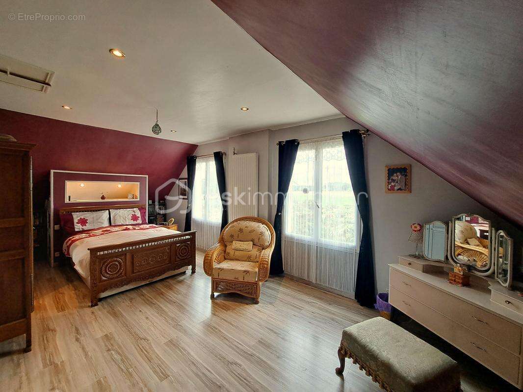   COUP DE CŒUR ASSURÉ – À Vendre Maison Plein Pied   4 Chambres  130m²  - photo 7