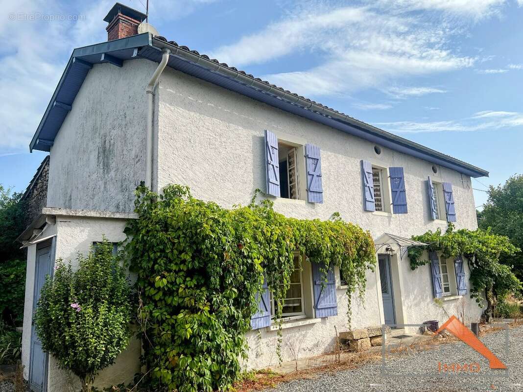 EXCLUSIVITÉ  Ancienne Commingeoise avec jardin clos et arboré - photo 12