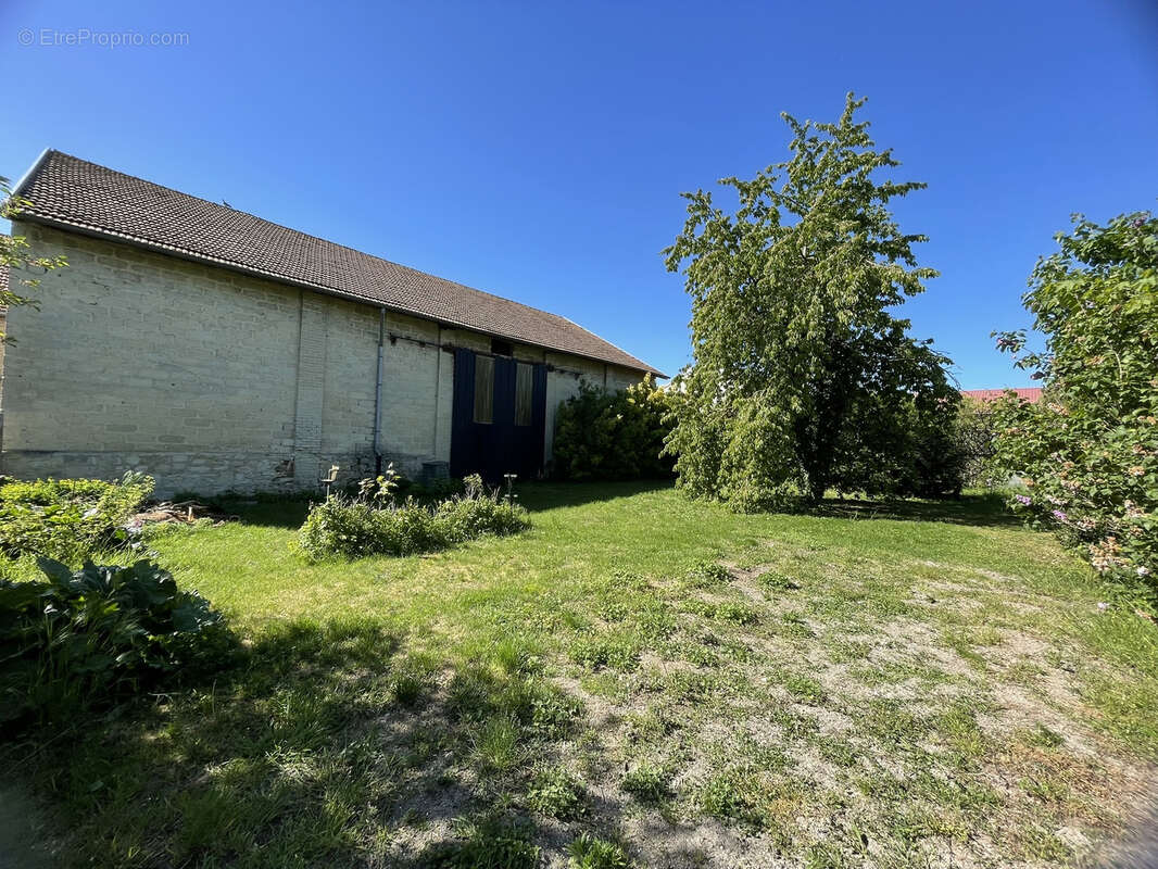 Autre à CAUREL