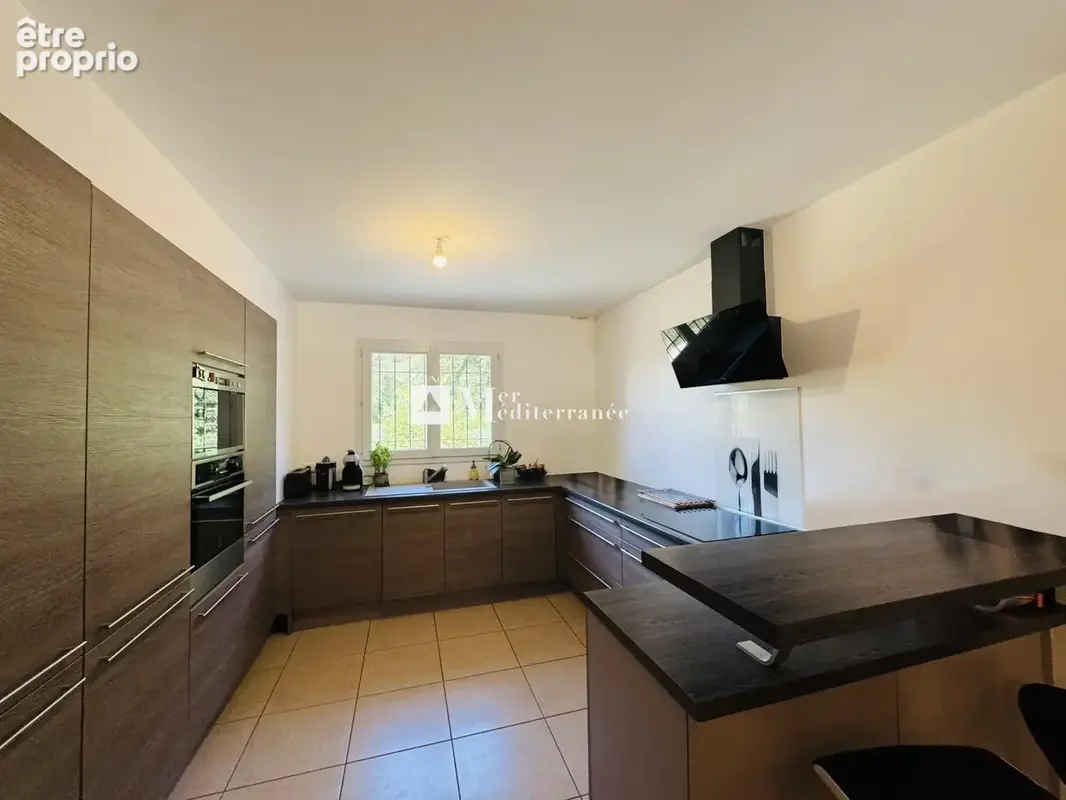 À vendre - Maison de Plain-Pied à La Garde-Freinet - 83680 - photo 4