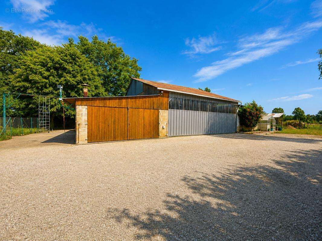 Maison rénovée sur 2 ha avec box chevaux - Secteur Mamers - photo 18