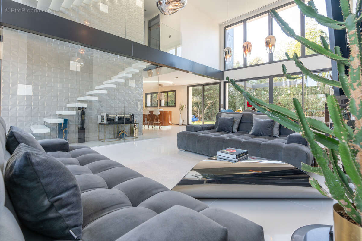 Maison à SAINT-MAUR-DES-FOSSES