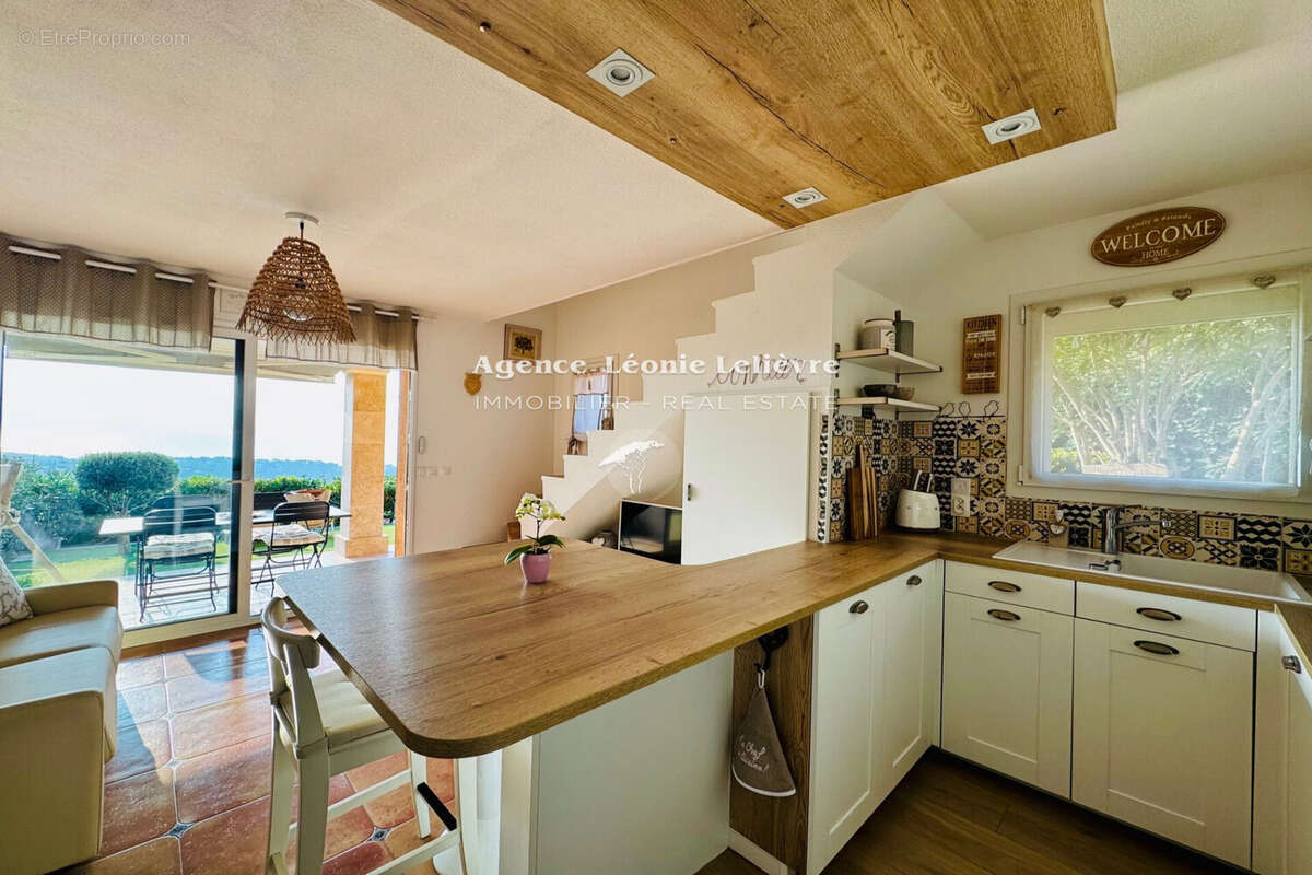 Maison à LES ISSAMBRES