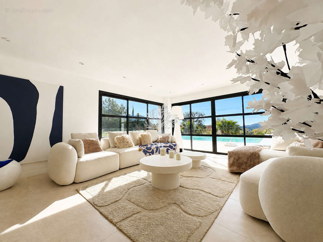 Maison à LA CADIERE-D'AZUR