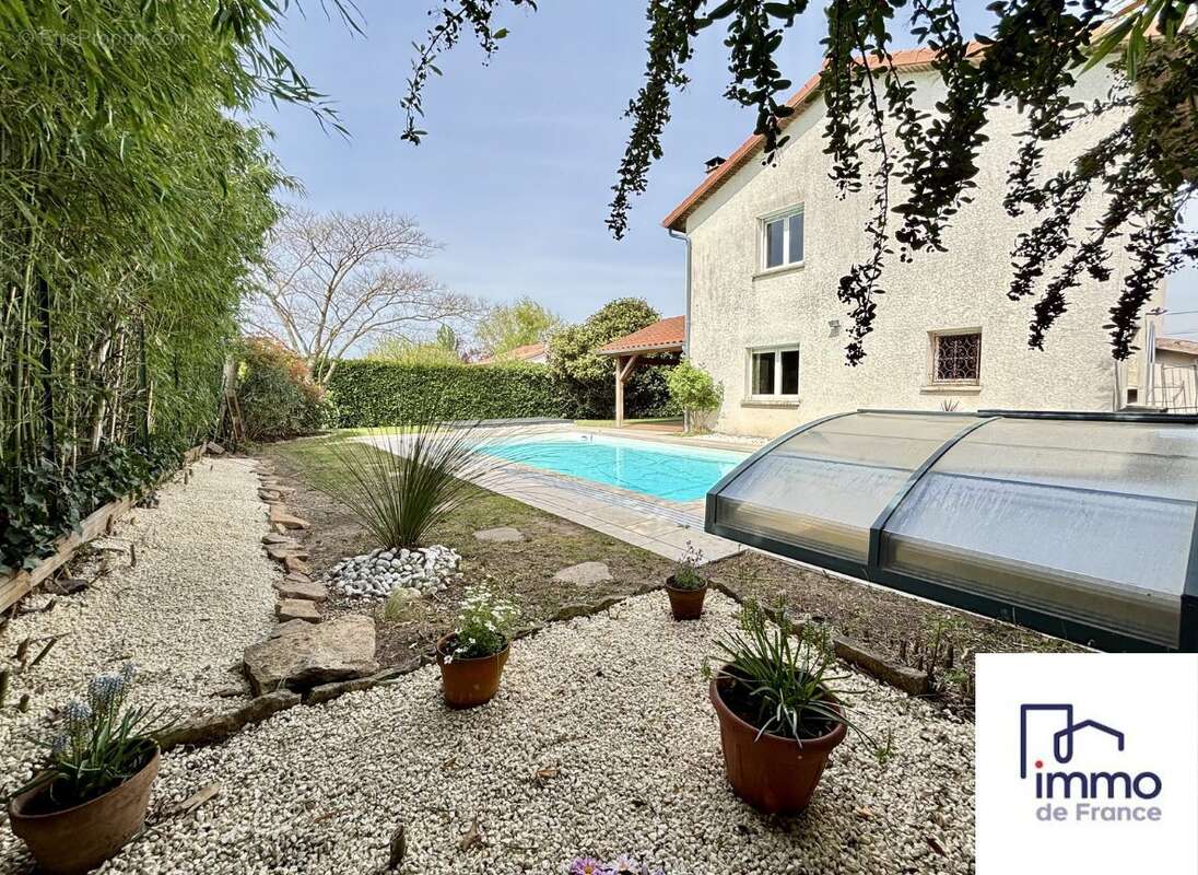 Maison à REVENTIN-VAUGRIS