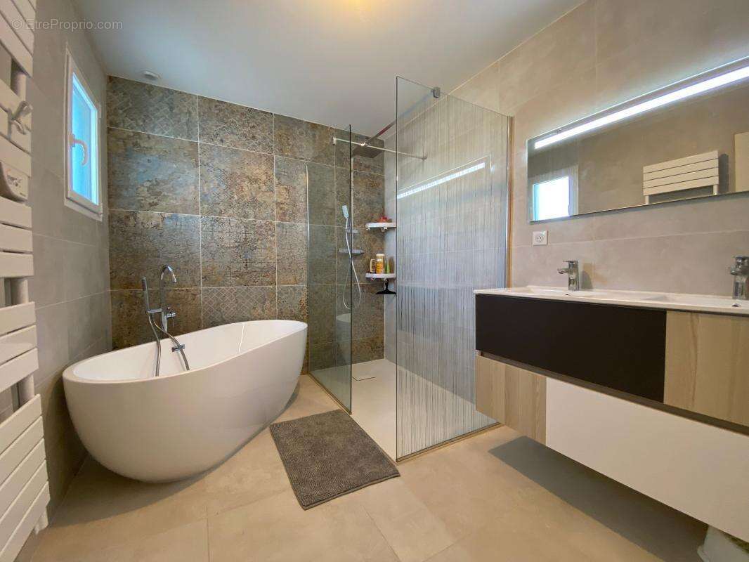 Maison à PLOUGONVELIN