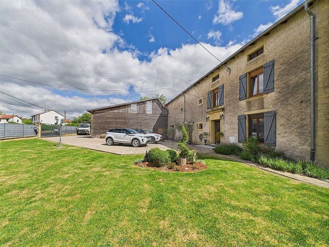 Maison à MAIRY-MAINVILLE