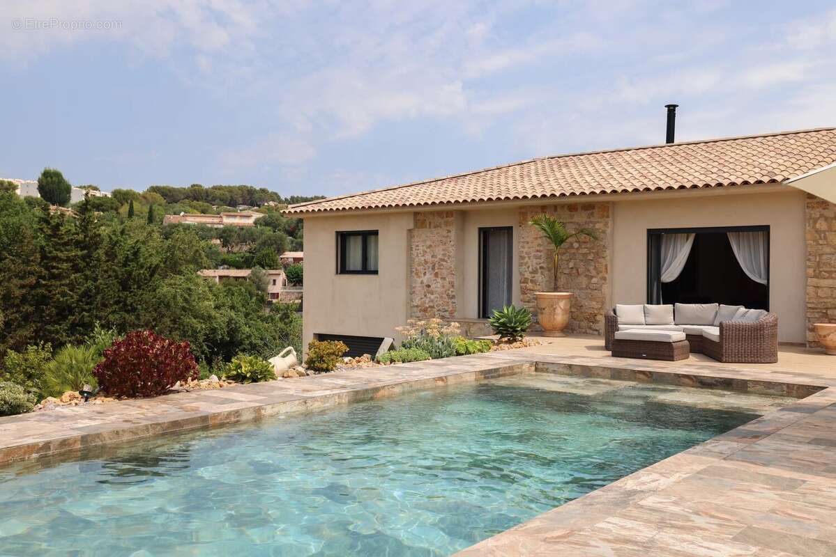 Maison à VALLAURIS